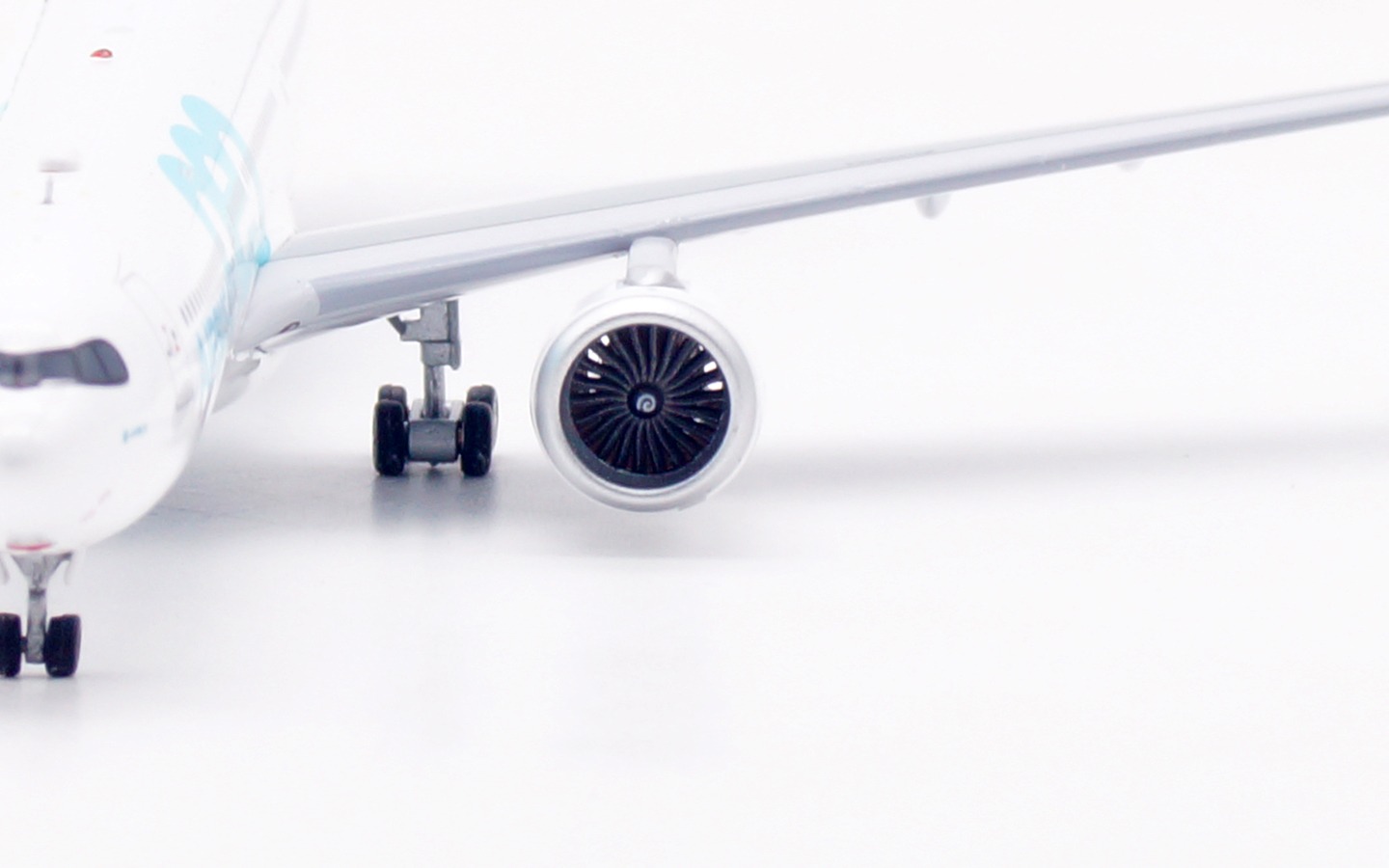 Aviation 400 1:400 Airbus Industries F-WTTN Airbus A330-900 - Image 15