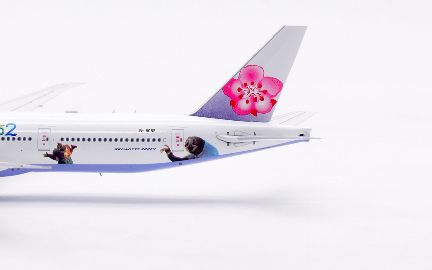 Aviation 400 1:400 China Airlines B-18055 Boeing 777-300 - Image 11