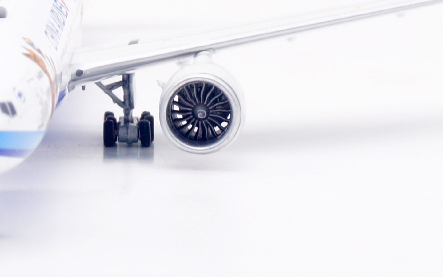 Aviation 400 1:400 China Airlines B-18055 Boeing 777-300 - Image 13
