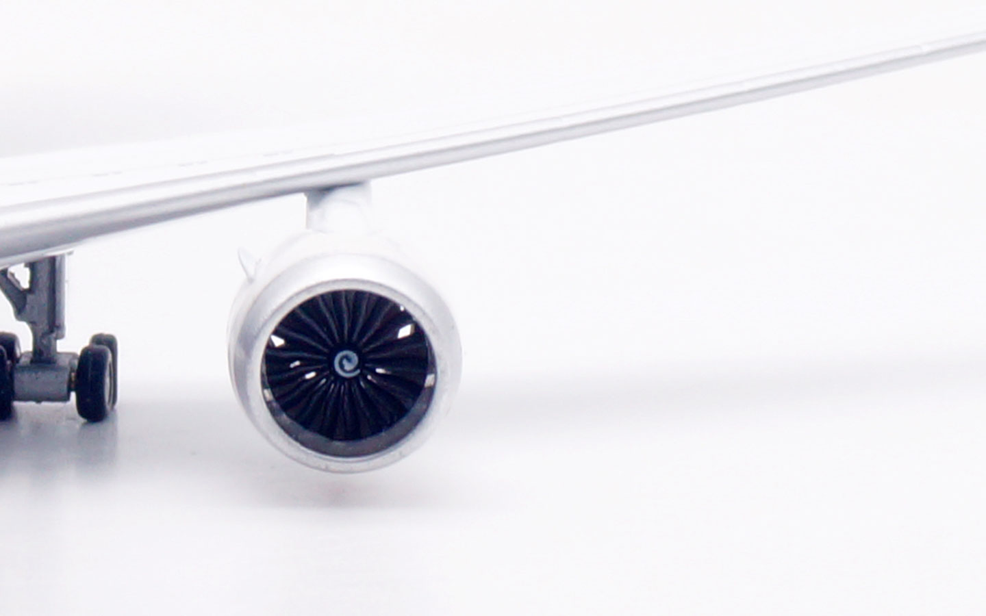 Aviation 400 1:400 Boeing Aircraft Company N789FT Boeing 787-9 - Image 13