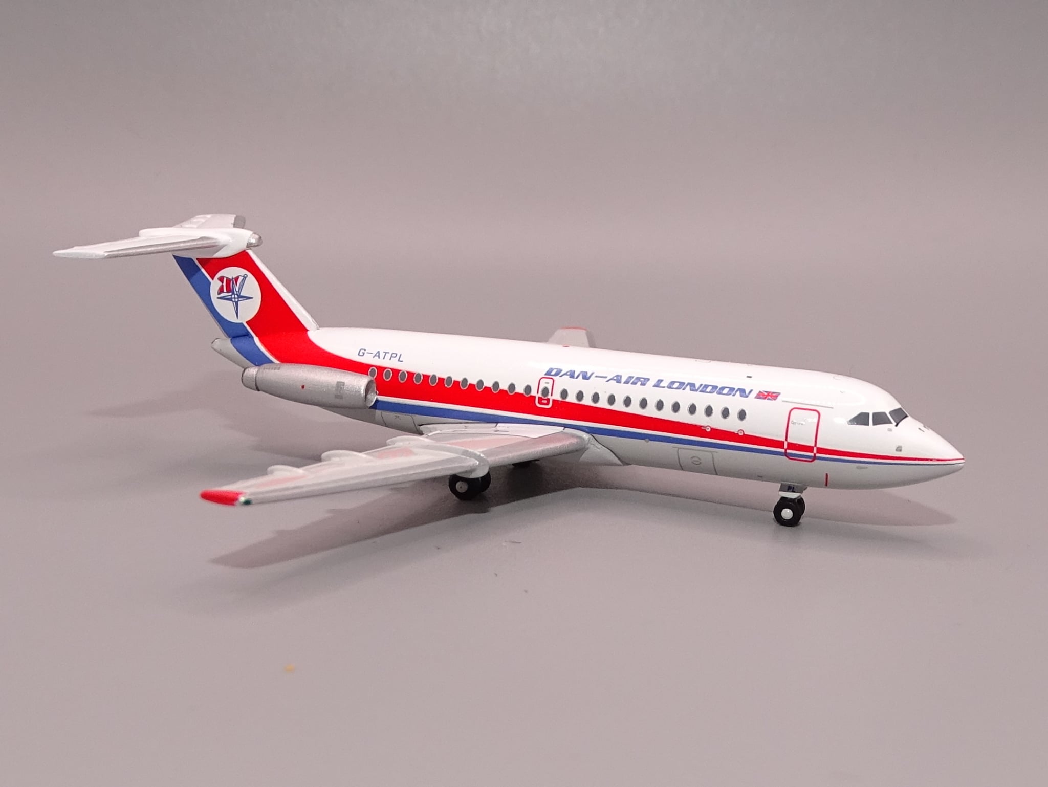 JC Wings 1:400 Dan Air London G-ATPL BAC 111-200 - Image 3
