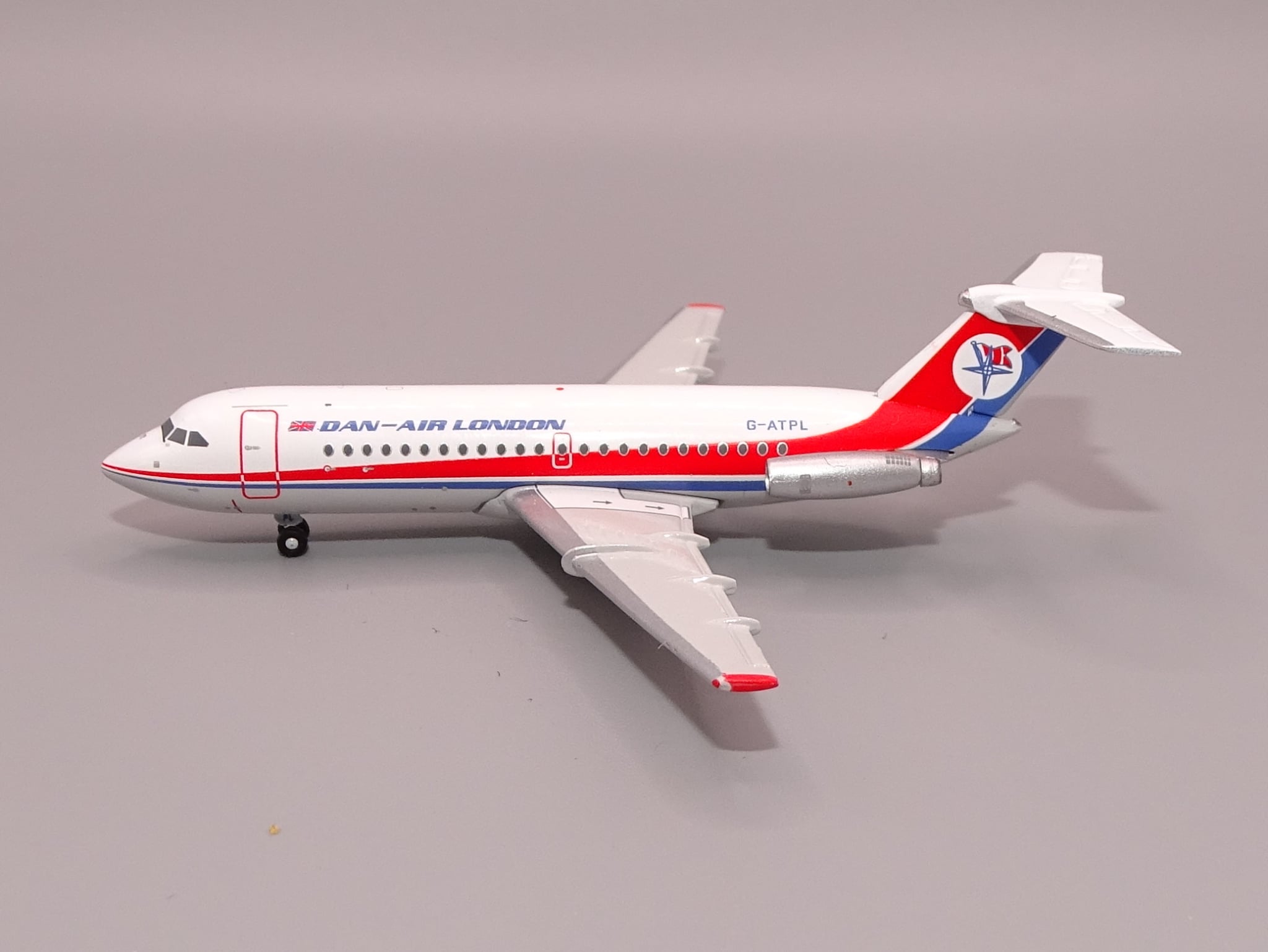JC Wings 1:400 Dan Air London G-ATPL BAC 111-200 - Image 7