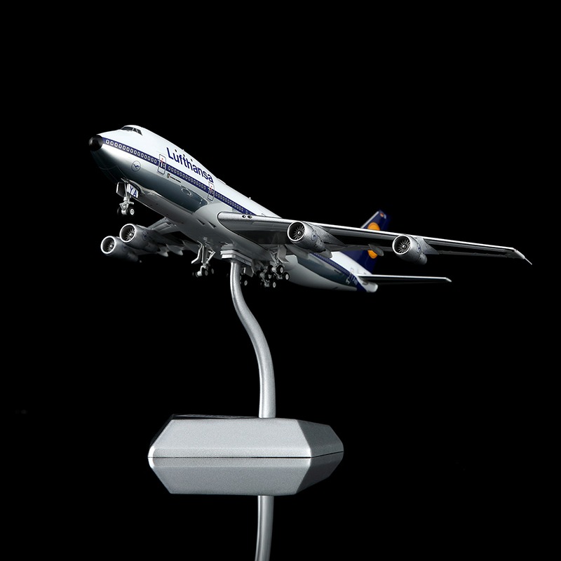 YY Wings 1:400 Lufthansa D-ABYA Boeing 747-100 *** PRE-ORDER DUE OCTOBER/NOVEMBER 2026 *** - Image 2