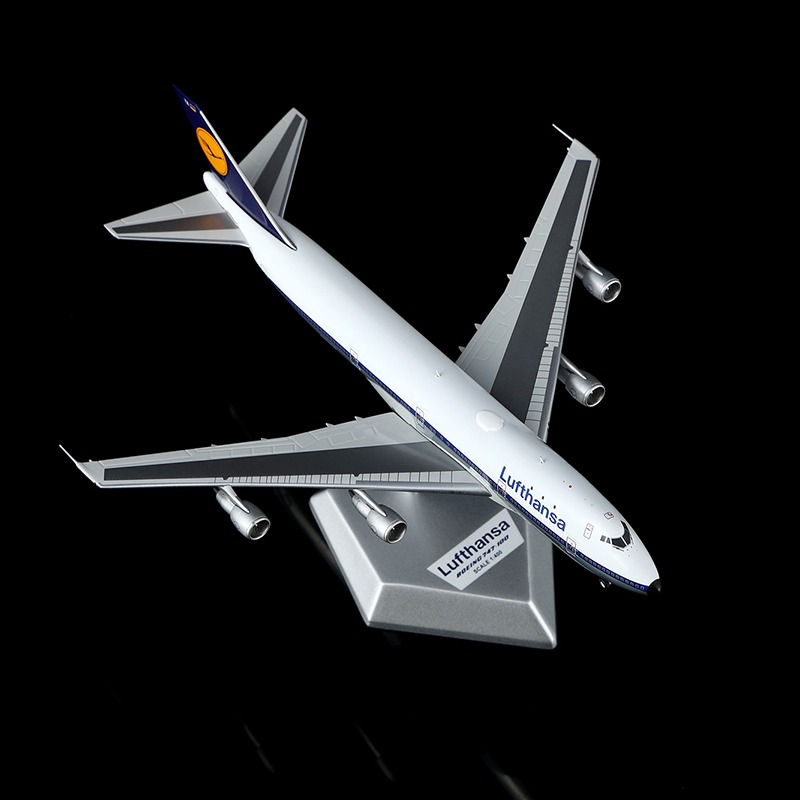 YY Wings 1:400 Lufthansa D-ABYA Boeing 747-100 *** PRE-ORDER DUE OCTOBER/NOVEMBER 2026 *** - Image 3