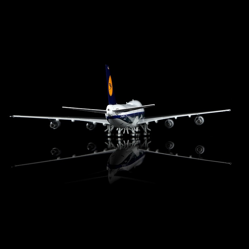 YY Wings 1:400 Lufthansa D-ABYA Boeing 747-100 *** PRE-ORDER DUE OCTOBER/NOVEMBER 2026 *** - Image 9