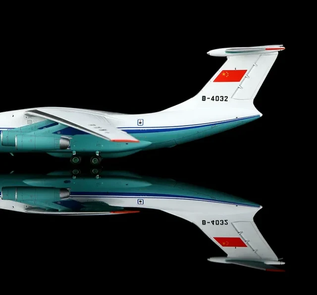 YY Wings 1:400 China United Airlines B-4032 Ilyushin IL-76 *** PRE-ORDER DUE OCTOBER/NOVEMBER 2026 *** - Image 2