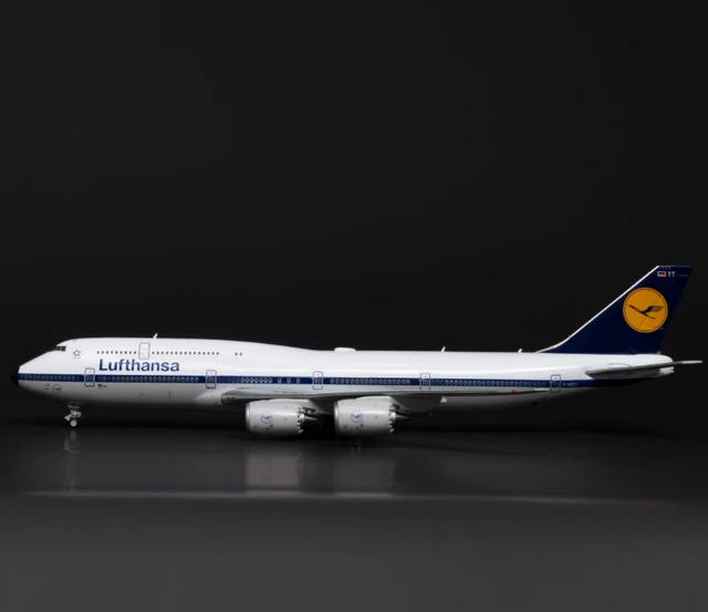 YY Wings 1:400 Lufthansa D-ABYT Boeing 747-8 *** PRE-ORDER DUE OCTOBER/NOVEMBER 2026 *** - Image 2