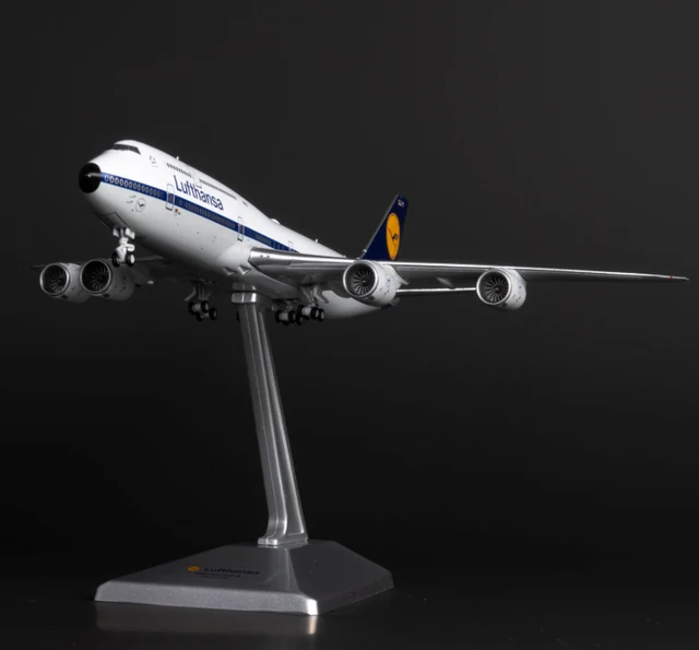 YY Wings 1:400 Lufthansa D-ABYT Boeing 747-8 *** PRE-ORDER DUE OCTOBER/NOVEMBER 2026 *** - Image 4